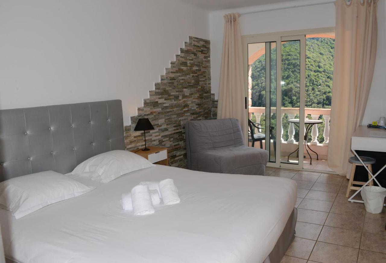 Bella Vista 3* Porto (Corsica)
